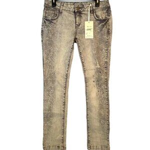 EoEo Best Fit Distressed Jeans NWT size 11
